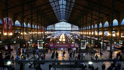 Parigi, ferisce 6 persone con un punteruolo alla Gare du Nord