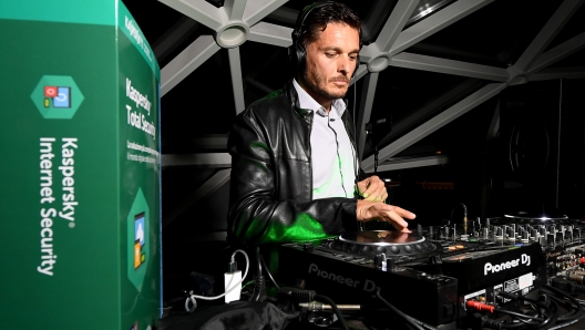 Giancarlo Fisichella in versione dj