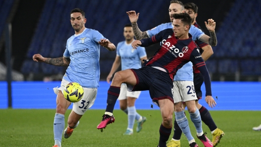 Foto Fabrizio Corradetti/LaPresse 19 Gennaio 2023 Roma, Italia - SS Lazio vs Bologna FC - Ottavi di finale Coppa Italia Frecciarossa 2022/2023 - Stadio Olimpico. Nella foto: Danilo Cataldi (SS Lazio) Nikola Moro (Bologna FC)   January 19, 2023 Rome, Italy - SS Lazio vs Bologna FC - Round of 16 Frecciarossa Italian Cup 2022/2023 - Olympic Stadium. In the photo: Danilo Cataldi (SS Lazio) Nikola Moro (Bologna FC)