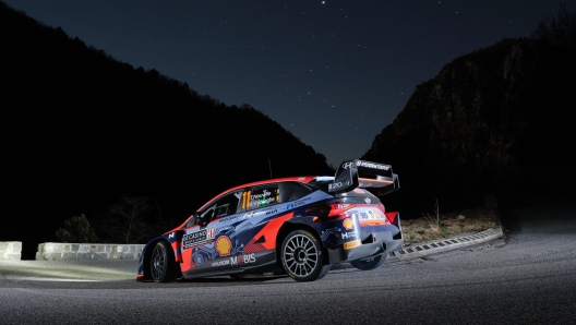 Thierry Neuville (Hyundai i20 N Rally1), terzo al traguardo