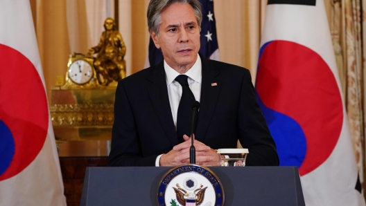 epa10446284 US Secretary of State Antony Blinken addresses the media with South Korean Foreign Minister Park Jin(not pictured) at the State Department in Washington, DC, USA, 03 February 2023. Secretary Blinken has postponed a trip to China following the discovery of a high-altitude Chinese balloon flying over the United States.  EPA/WILL OLIVER