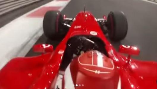 Charles Leclerc al volante della Ferrari F2003 GA