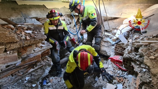 TERREMOTO IN SIRIA E TURCHIA, OPERAZIONI DEI VIGILI DEL FUOCO - OPERAZIONI DEI VIGILI DEL FUOCO IN TURCHIA - fotografo: IMAGOECONOMICA