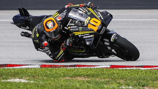 epa10458452 Italian MotoGP rider Luca Marini of Mooney VR46 Racing Team in action during the MotoGP pre-season test session at the Sepang International Circuit, in Sepang, Malaysia, 10 February 2023.  EPA/FAZRY ISMAIL