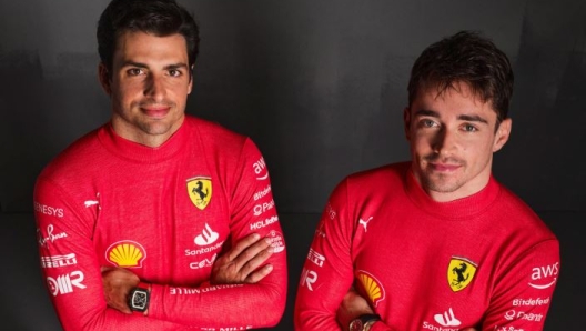 Da sinistra Carlos Sainz (28 anni) e Charles Leclerc (25)