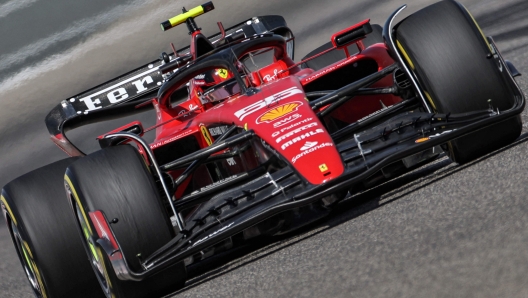 Carlos Sainz in azione nella seconda giornata in Bahrain. AFP