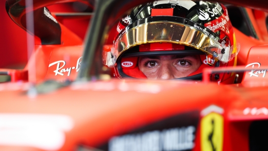 Carlos Sainz nell'abitacolo della Ferrari SF-23. GETTY