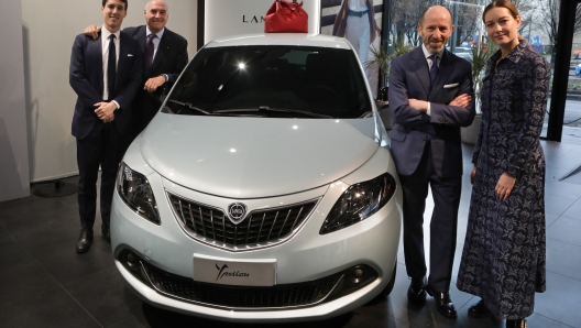 Cristiana Capotondi e Lancia Ypsilon