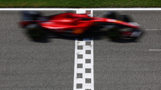 Charles Leclerc in azione nei test in Bahrain. GETTY