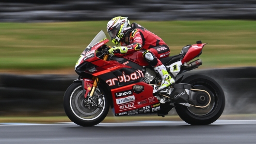 Alvaro Bautista in azione sul bagnato di Phillip Island