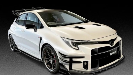 Ecco la Toyota GR Corolla con il body kit by Tom's Racing