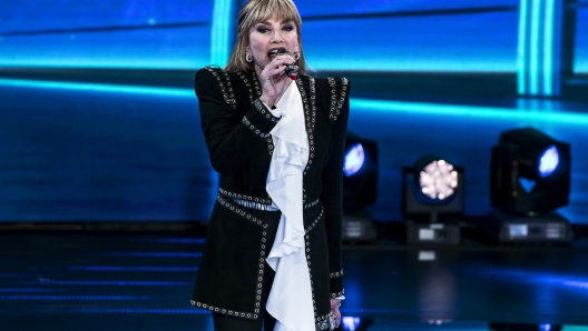 Milly Carlucci durante il programma televisivo Rai1 il cantante mascherato, condotto da Milly Carlucci, Roma, 11 febbraio 2022. ANSA/ANGELO CARCONI