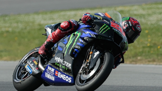 epa10516574 French Moto GP driver of Monster Energy Yamaha MotoGP Team Fabio Quartararo, in action during the training sessions at Algarve International Circuit, in Portimao, southern Portugal, 12 March 2023. The motorcyling season 2023 kicks off with the Grand Prix of Portugal on 26 March 2023.  EPA/LUIS FORRA