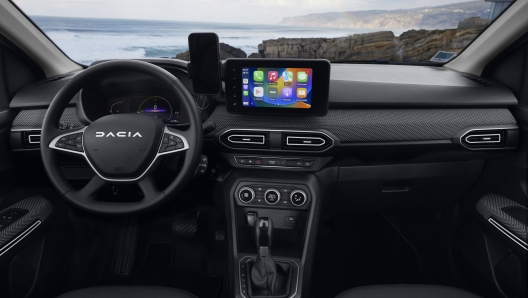 L'interno della Dacia Jogger Hybrid