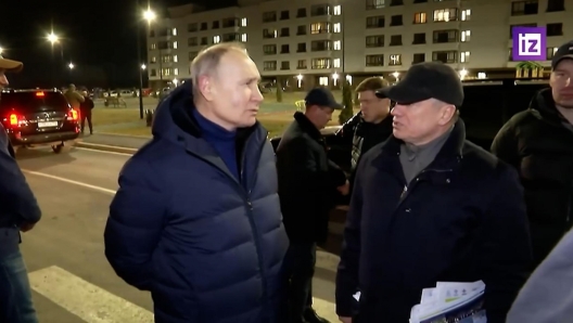 Il fermo immagine tratto da un video di IZ mostra il presidente russo Vladimir Putin mentre effettua "una visita di lavoro" nella città ucraina di Mariupol, nell'autoproclamata Repubblica popolare di Donetsk, 19 marzo 2023. FERMO IMMAGINE IZ +++ ATTENZIONE LA FOTO NON PUO' ESSERE PUBBLICATA O RIPRODOTTA SENZA L'AUTORIZZAZIONE DELLA FONTE DI ORIGINE CUI SI RINVIA+++ NPK +++