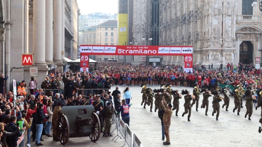 PARTENZA DELLA 50  STRAMILANO  CORSA  AGONISTICA  NON COMPETITIVA - PARTENZA DELLA 50  STRAMILANO  CORSA  AGONISTICA  NON COMPETITIVA - fotografo: CLEMENTE MARMORINO