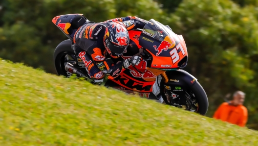 Pedro Acosta in azione sulla KTM nei test