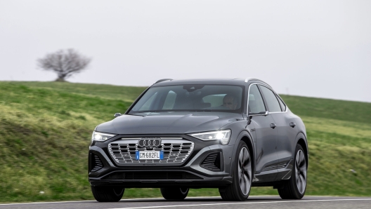 audi q8 e-tron prova su strada