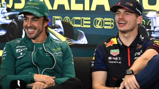 Da sin Fernando Alonso e Max Verstappen. AFP