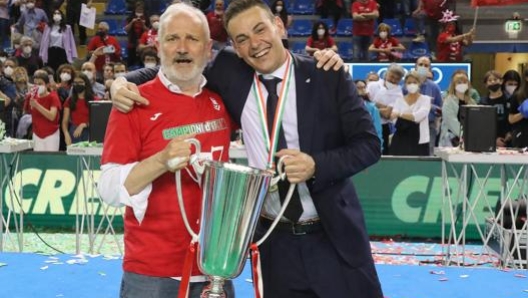 Patron Fabio Giulianelli, 67 anni, con il tecnico della Lube Civitanova Chicco Blengini, 51