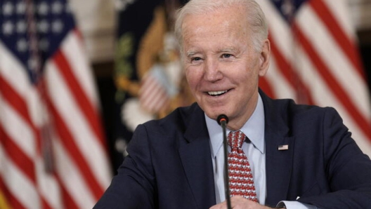 epa10558675 US President Joe Biden meets with the members of his Council of Advisors on Science and Technology in the State Dining Room at the White House in Washington, DC, USA, 04 April 2023.  EPA/Yuri Gripas / ABACA / POOL