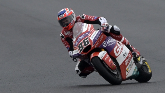 Kalex British rider Jake Dixon rides during the Argentina Grand Prix Moto2 race, at Termas de Rio Hondo circuit, in Santiago del Estero, Argentina, on April 2, 2023. (Photo by JUAN MABROMATA / AFP)