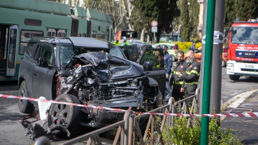 ROMA 16-04-2023 INCIDENTE IMMOBILE PIAZZA CINQUE GIORNATE - ROMA 16-04-2023 INCIDENTE IMMOBILE PIAZZA CINQUE GIORNATE - fotografo: BENVENUTI/LAPRESSE