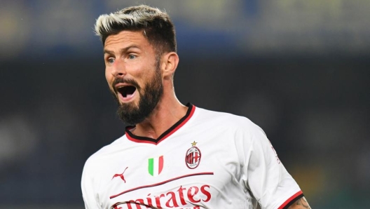 Nella gara della 10ª giornata di Serie A, il Milan vince a Verona per 2-1. Decide un gol di Tonali nel finale. Eppure, i rossoneri potevano già essere nettamente avanti a inizio partita, se Giroud non avesse sbagliato questo gol sul parziale di 0-1. Guarda il video