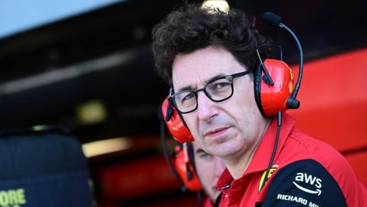 Le parole del team principal della Ferrari sulle recenti parole del presidente Elkann: "Sappiamo di avere il supporto del nostro presidente, che ha detto vittoria entro il 2026, magari arriverà prima. Sono convinto che se continueremo a crescere come abbiamo fatto in quest'ultimo anno non ne servirà molto di tempo".