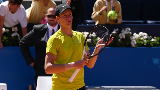 BARCELONA, SPAIN - APRIL 19: Jannik Sinner of Italy celebrates winning match point against Diego Schwartzman of Argentina during the second round match on day three of the Barcelona Open Banc Sabadell 2023 at Real Club De Tenis Barcelona on April 19, 2023 in Barcelona, Spain. (Photo by David Ramos/Getty Images)