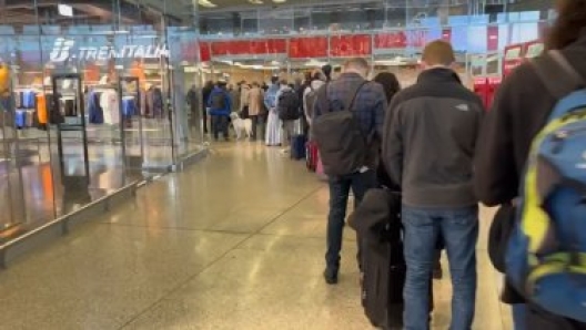 File stazione Termini (Foto Twitter)