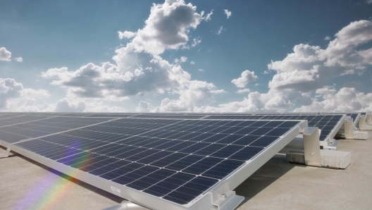 Audi Hungaria: Photovoltaic system on the roofs of the two logistics halls