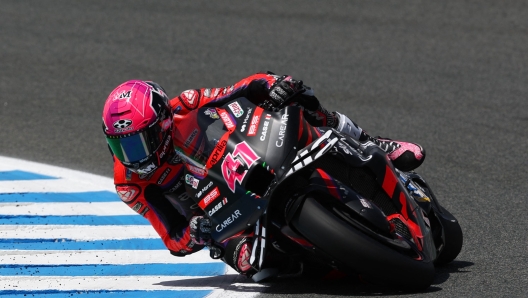 Aprilia Spanish rider Aleix Espargaro rides during the second practice session of the MotoGP Spanish Grand Prix at the Jerez racetrack in Jerez de la Frontera on April 28, 2023. (Photo by PIERRE-PHILIPPE MARCOU / AFP)