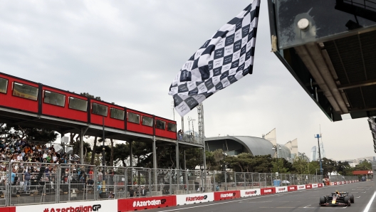 L'arrivo vincente di Perez a Baku. AP