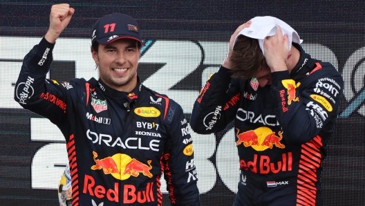 Da sinistra Perez e Verstappen sul podio di Baku. EPA