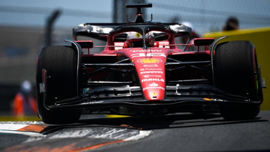 La Ferrari di Charles Leclerc in azione a Miami. AFP