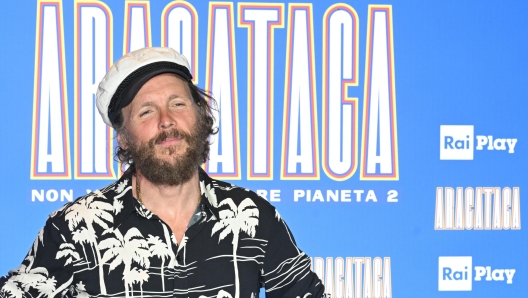 Lorenzo Jovanotti posa per i fotografi nel corso del photocall per la presentazione del programma Rai ?Aracataca, Non voglio cambiare pianeta 2?. Roma, 21 aprile 2023. ANSA/CLAUDIO PERI