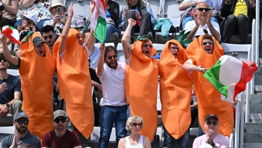 Italian supporters during the men's singles second round match between Jannik Sinner of Italy and Thanasi Kokkinakis of Australia at the Italian Open tennis tournament in Rome, Italy, 12 May 2023.  ANSA/ETTORE FERRARI