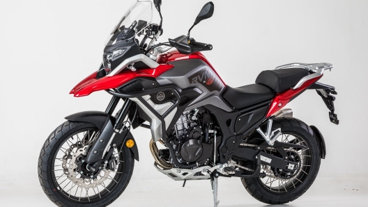 Nel mirino di Jawa sembra esserci addirittura una best seller come la Benelli Trk 502