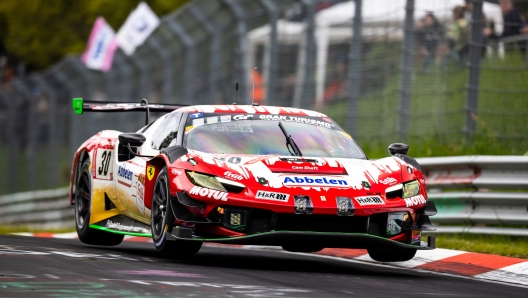 La Ferrari 296 GT3 in azione al Nurburgring