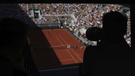 General view of the court during ther first round match of the French Open tennis tournament between Greece's Maria Sakkari and Karolina Muchova of the Czech Republic at the Roland Garros stadium in Paris, Sunday, May 28, 2023. (AP Photo/Aurelien Morissard)