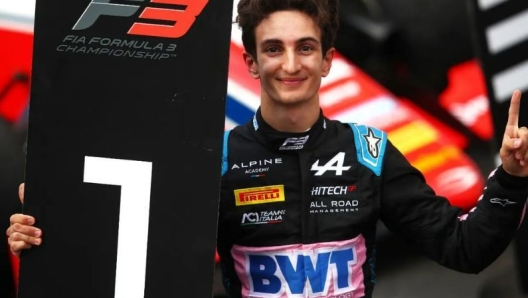 Gabriele Minì festeggia la vittoria di Montecarlo in F3