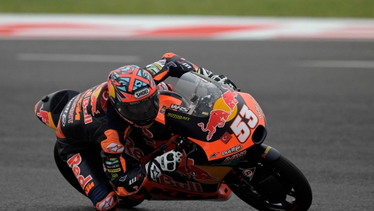 KTM Turkish rider Deniz Oncu takes part in a Moto3 practice session of the Argentina Grand Prix at Termas de Rio Hondo circuit, in Santiago del Estero, Argentina, on April 1st, 2023. (Photo by JUAN MABROMATA / AFP)