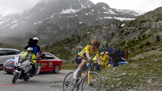 Criterium du Dauphine 2023 - 75th Edition - 7th stage Porte-de-Savoie - Col de la Croix de Fer 147,9 km - 10/06/2023 - Jonas Vingegaard (DEN - Jumbo - Visma) - photo Ivan Benedetto/SprintCyclingAgency©2023