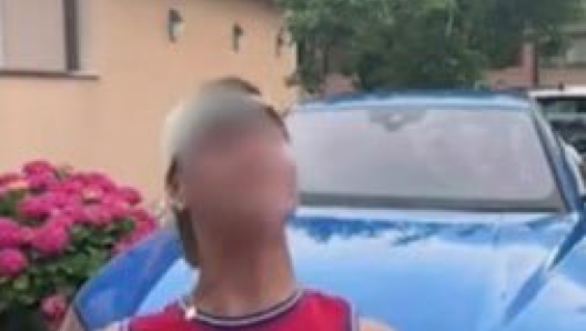 Un frame tratto da un video pubblicato sul profilo TheBorderline su TikTok mostra uno dei cinque ragazzi che hanno provocato su una Lamborghini l'incidente a Casal Palocco in cui ha perso la vita un bambino di 5 anni. Il picccolo viaggiava sull'utilitaria con la madre. +++ TIKTOK/THEBORDERLINE +++ ATTENZIONE L'IMMAGINE NON PUO' ESSERE RIPRODOTTA SENZA L'AUTORIZZAZIONE DELLA FONTE CUI SI RINVIA +++ NPK +++