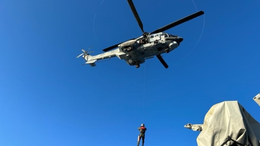 Operazioni di salvataggio in seguito al naufragio avvenuto a sud della città di Pylos, nel Peloponneso, in cui sono morte 78 persone che si trovavano a bordo di un  peschereccio. ANSA/Guardia Costiera Greca + UFFICIO STAMPA, PRESS OFFICE, HANDOUT PHOTO, NO SALES, EDITORIAL USE ONLY + NPK