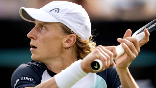 Finland's Emil Ruusuvuori plays a return to the Netherlands' Tallon Griekspoor during their men's semi final singles match at the Libema Open tennis tournament in Rosmalen on June 17, 2023. (Photo by Sander Koning / ANP / AFP) / Netherlands OUT