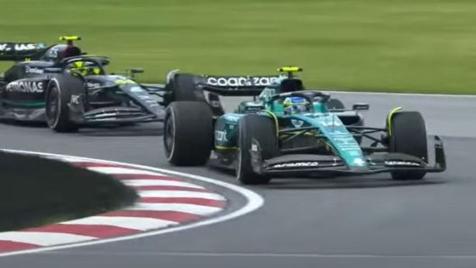 Fernando Alonso precede Lewis Hamilton durante il GP del Canada 2023