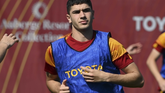 ROME, ITALY - MAY 04: AS Roma player Cristian Volpato during training session at Centro Sportivo Fulvio Bernardini on May 04, 2023 in Rome, Italy. (Photo by Luciano Rossi/AS Roma via Getty Images)