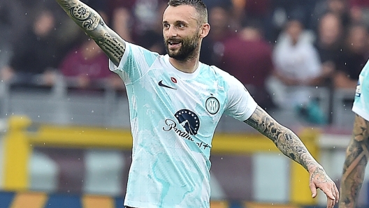 Inter's Marcelo Brozovic jubilates after scoring the gol (0-1) during the italian Serie A soccer match Torino FC vs Inter FC at the Olimpico Grande Torino Stadium in Turin, Italy, 3 June 2023 ANSA/ALESSANDRO DI MARCO